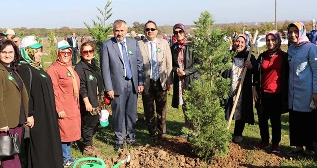 Bafra'da 5 bin fidan toprakla buluştu