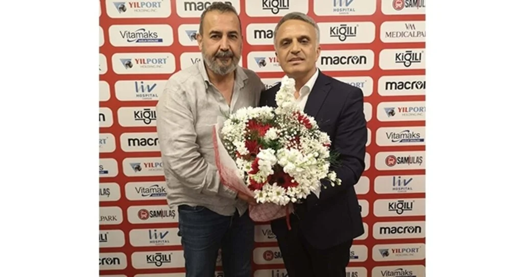 Başkan Uyanık Şen'i tebrik etti