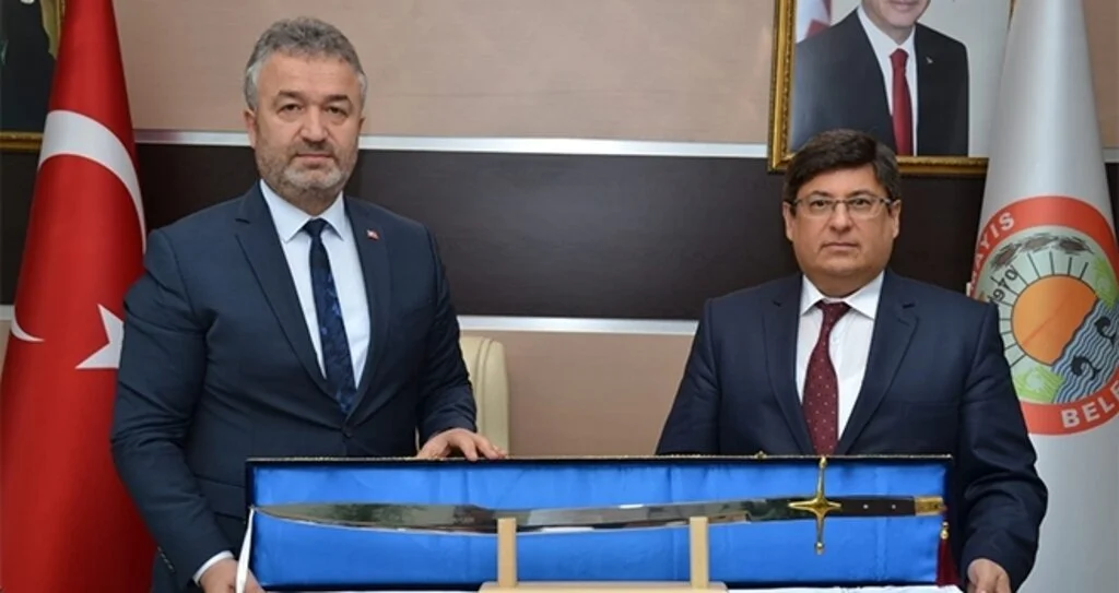 Başsavcıya  'Kılıç hediye'