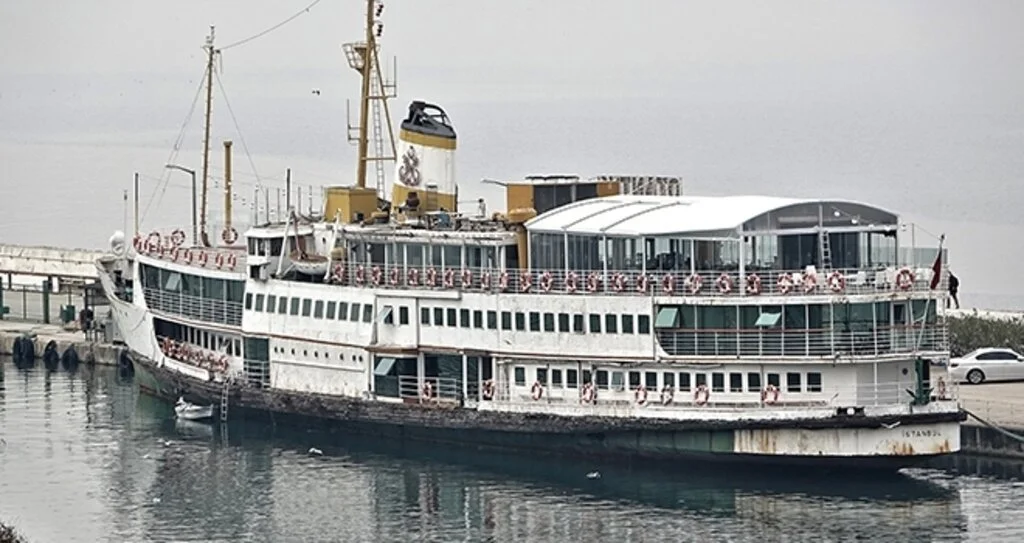 Bu otelin müşterileri suyun üzerinde uyuyor