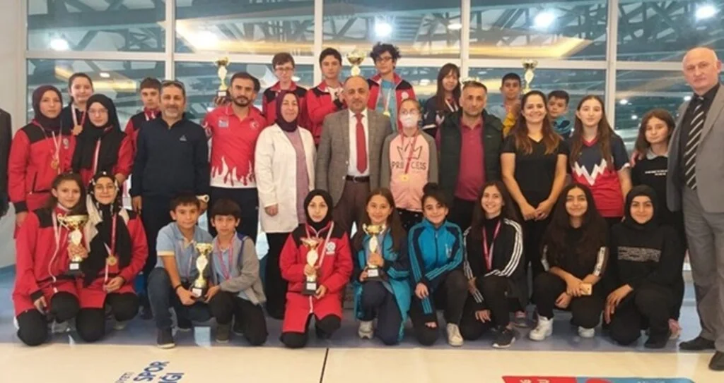 Curling'de Kupalar Sahiplerini Buldu