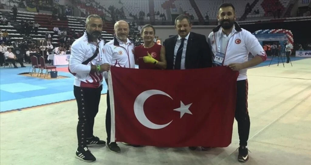 Dünya Kick Boks Şampiyonası'nda Türk sporculardan altın madalya