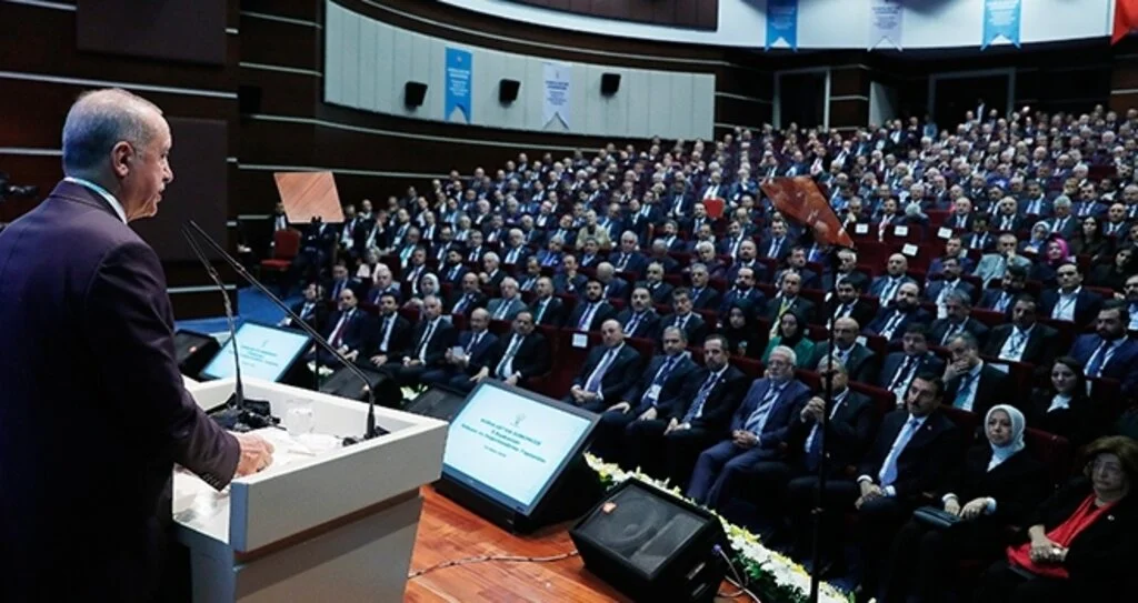 Erdoğan: AK Parti'de 'eski yeni partili' olmaz 