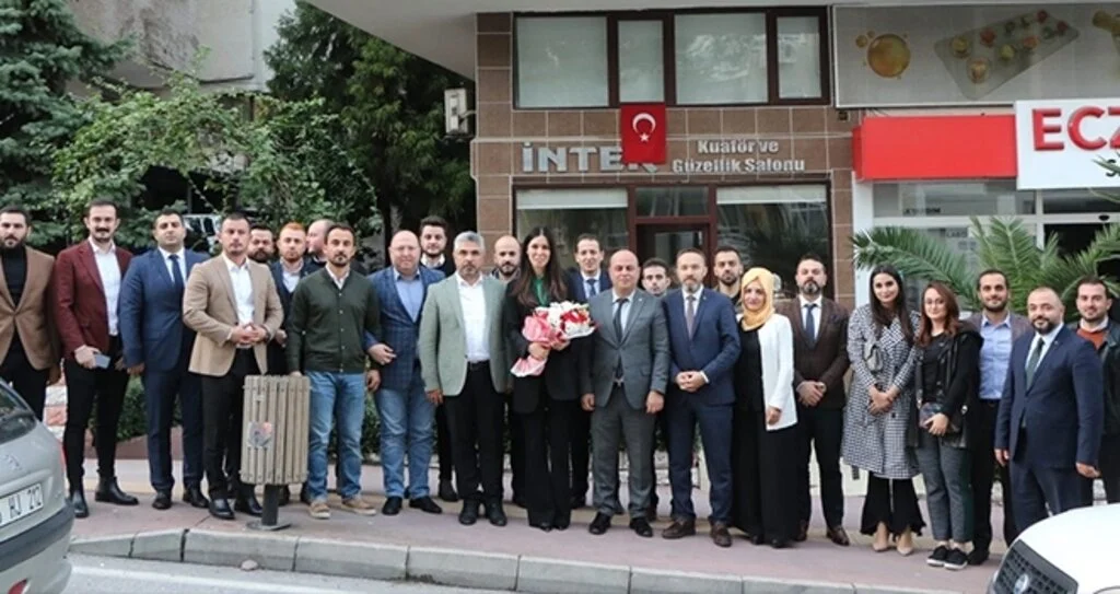 Genç işadamları devletinin yanında 