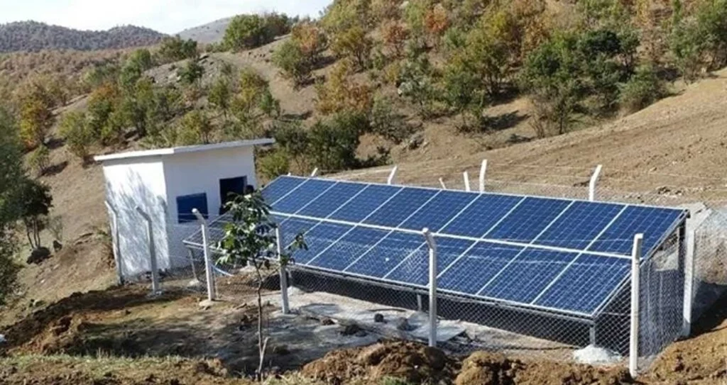 Güneş panelleriyle içme suyuna kavuştular