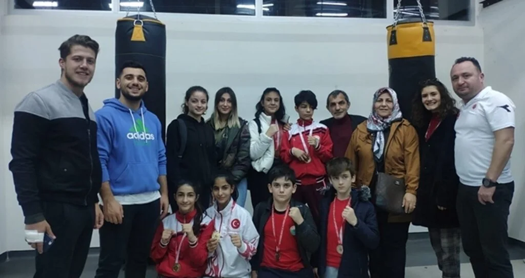 İlkadım Belediyesi Dostluk Turnuvasında Yeni Ringleri Salladı