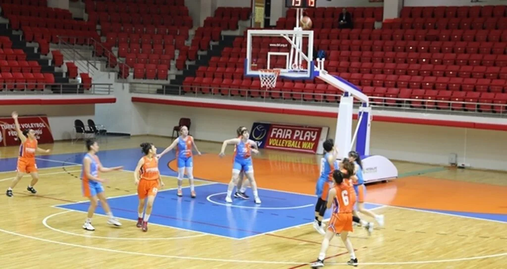 İlkadım U18 Zirve Mücadelesinde Hız Kesmiyor