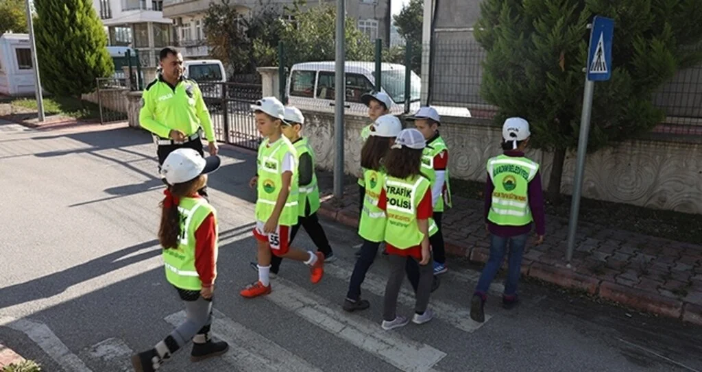İlkadımlı Minikler Hem Eğleniyor Hem Öğreniyor
