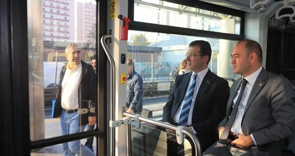 İmamoğlu Yerli Üretim Metrobüsün Test Sürüşüne Katıldı