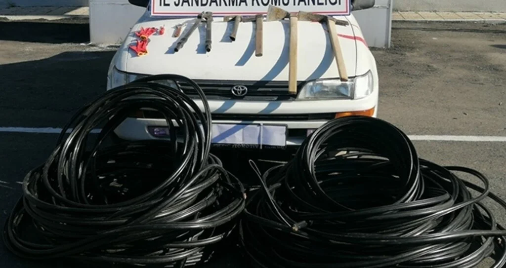 Kablo hırsızlarını Jandarma yakaladı