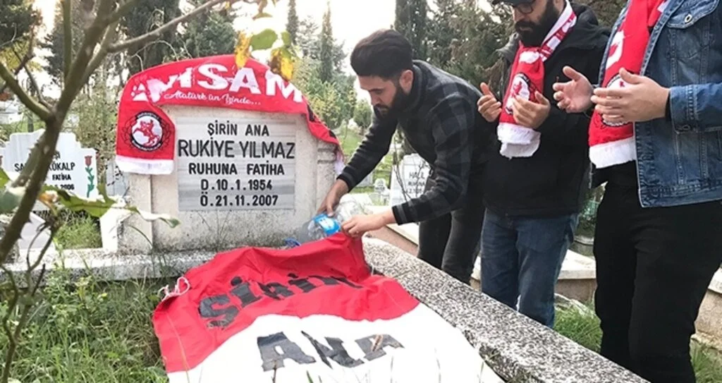 Kalbimizdesin ŞİRİN ANA