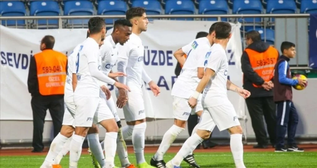 Kasımpaşa Süper Lig'de Sivasspor'a konuk olacak