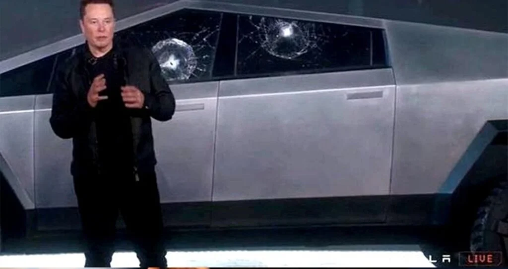 'Kırılmaz' cam kırılınca Elon Musk küfretti