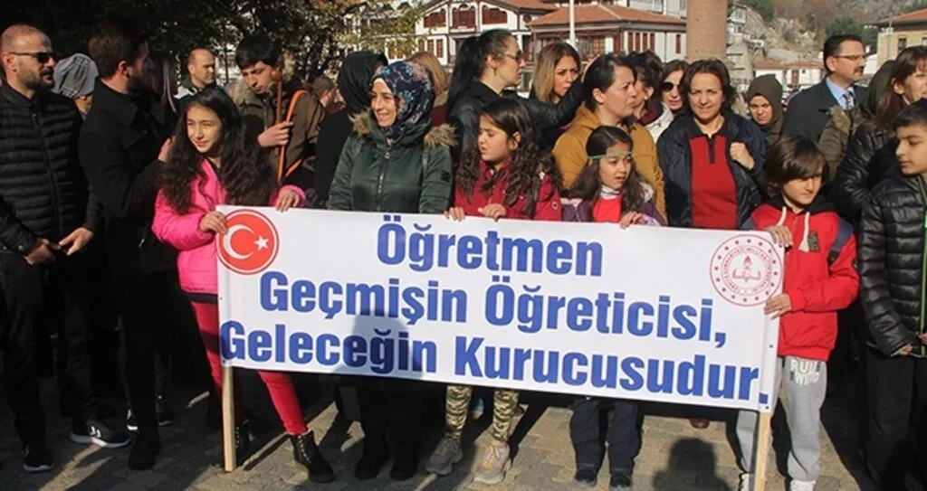 Öğretmene Saygı Yürüyüşü