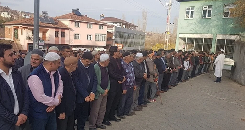 Organları bağışlanan liseli genç gözyaşları ile toprağa verildi