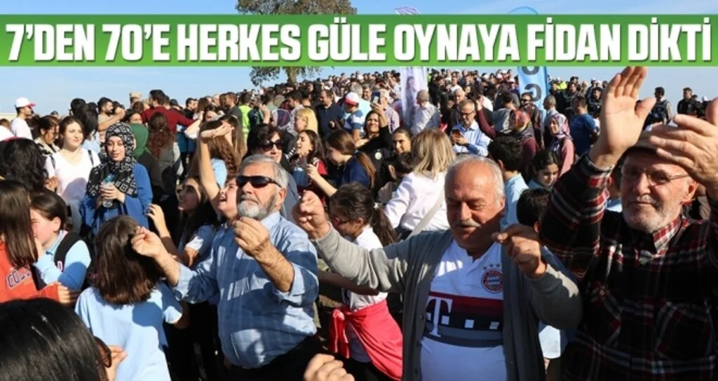 Samsun'da 7’den 70’e Herkes Güle Oynaya Fidan Dikti