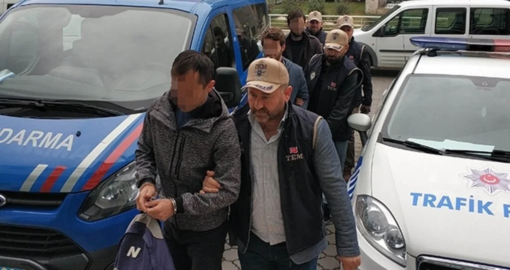 Samsun'da FETÖ operasyonunda 3 kişi adliyede