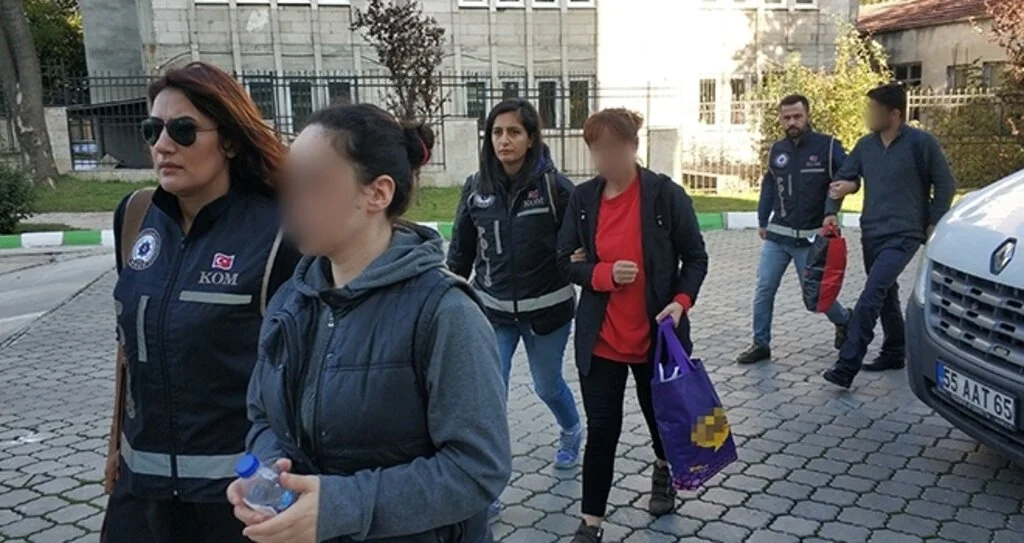 Samsun'da FETÖ'den 3 kişiye adli kontrol
