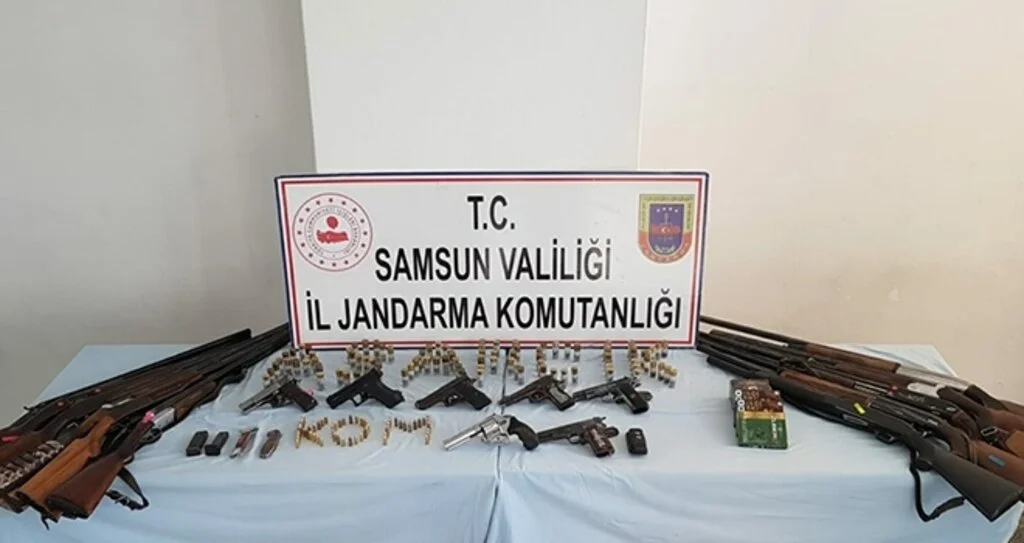 Samsun'da jandarmadan kaçak silah operasyonu: 6 gözaltı
