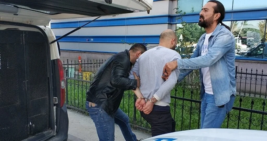 Samsun'da polisten kaçan şahıs enselendi