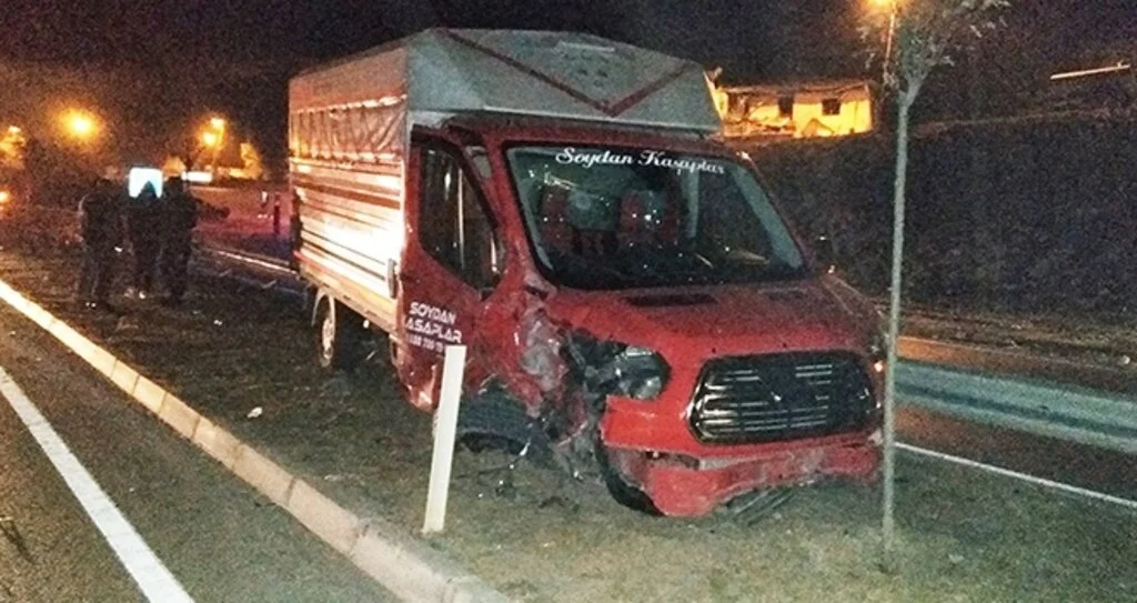 Samsun'da Traktör ile kamyonet çarpıştı: 2 yaralı