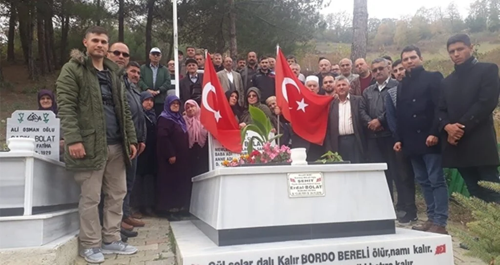 Şehit Bolat'a dua 