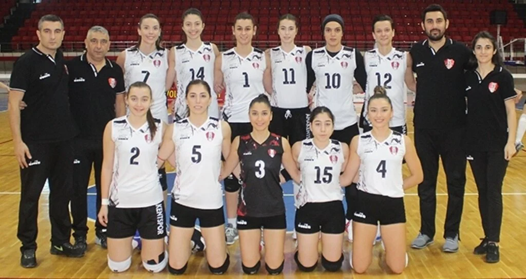 SULTANLAR SERİYİ ÜÇE ÇIKARDI