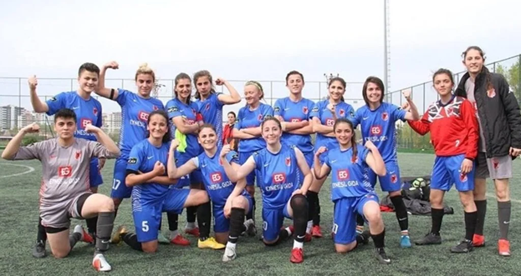 YAP-Pa'nın Kızları Rakip Tanımıyor