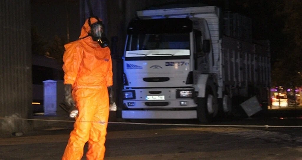 Yoldan geçenler kokuyu fark etti, ekipler harekete geçti