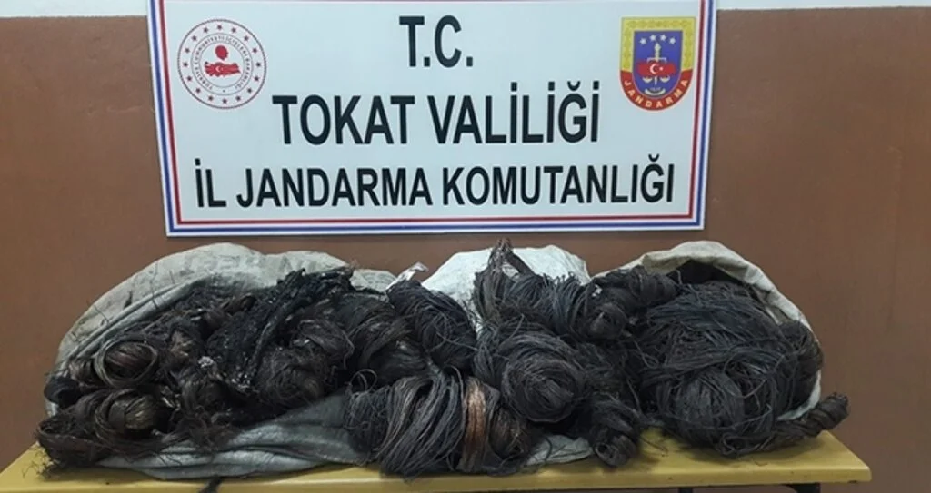 Ahırından 200 kilo satılmaya hazır tel çıktı