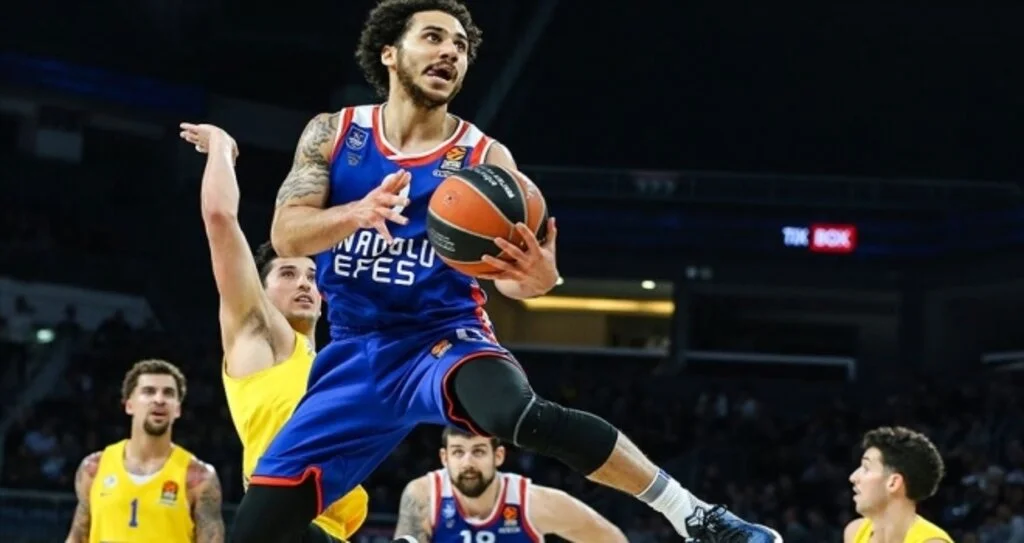 Anadolu Efes ile Maccabi FOX kozlarını İstanbul'da paylaşacak
