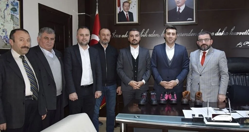 Ayvacıklı öğrencilere ÇTSO'dan bot yardımı