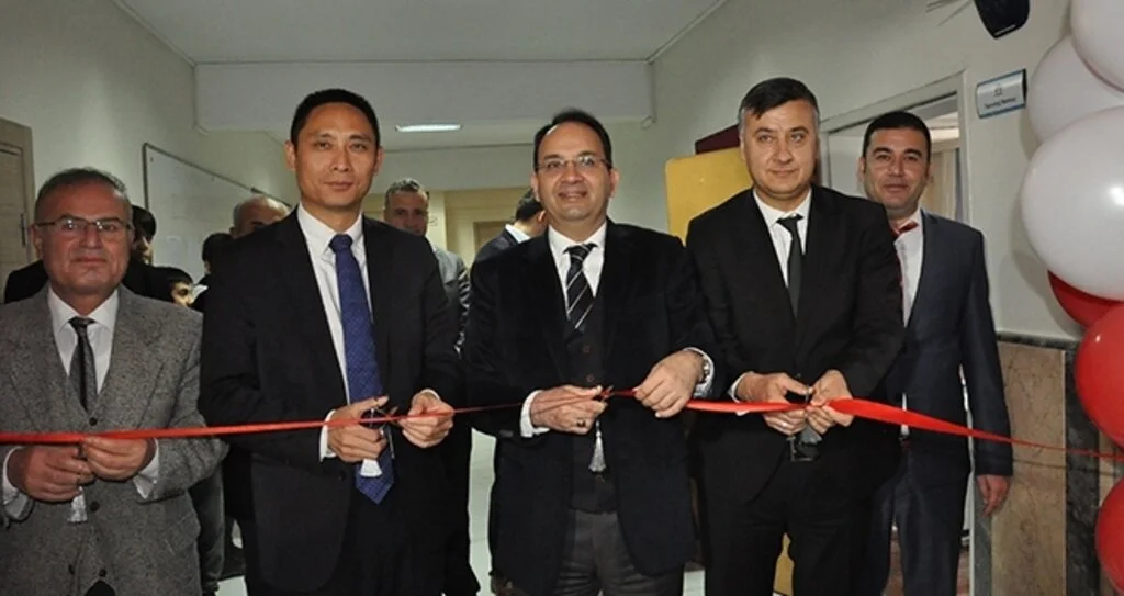 Bafra Fatih Ortaokulu Teknoloji Sınıfı Huawei İş Birliği ile Yenilendi