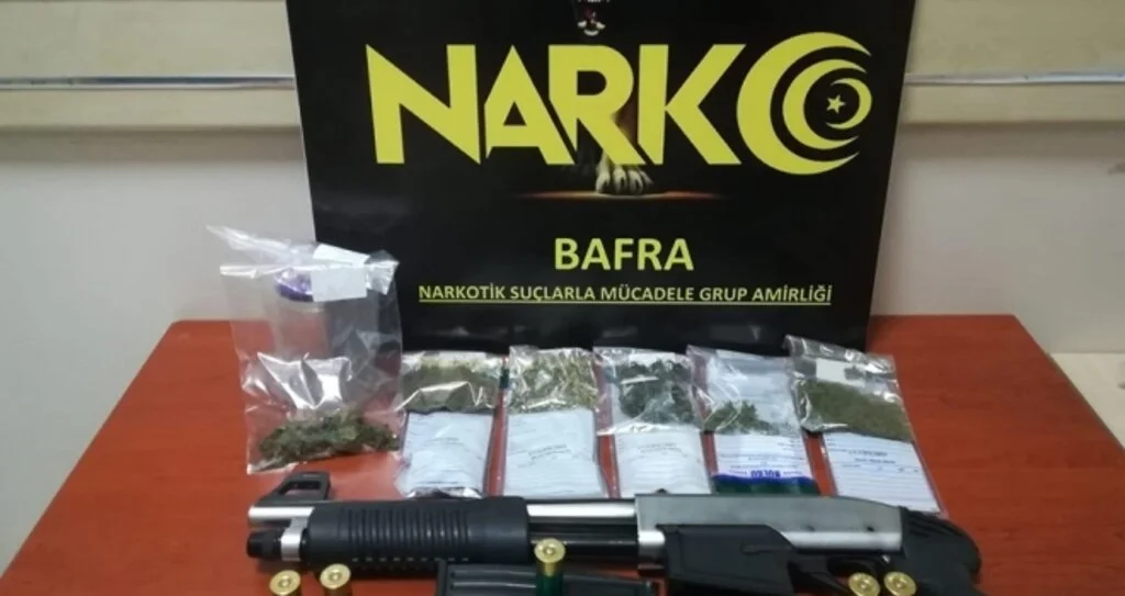 Bafra'da uyuşturucu operasyonu: 2 gözaltı