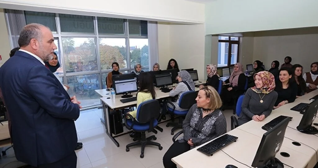 Başkan Sandıkçı'dan Kursiyerlere Ziyaret