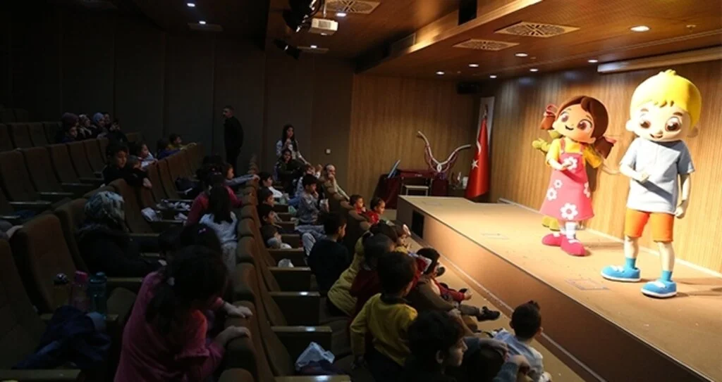Çocukların Hayal Kapılarını Açıyoruz Niloya ile Mutluluğu Taşıyoruz