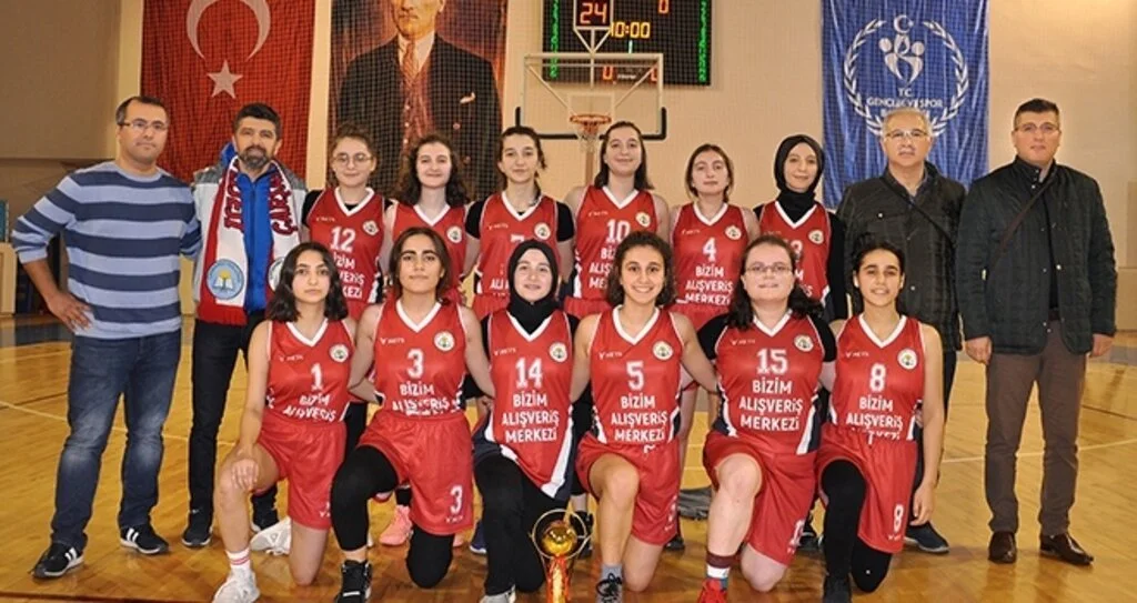 Fen Lisesi Şampiyonluğa Uzandı