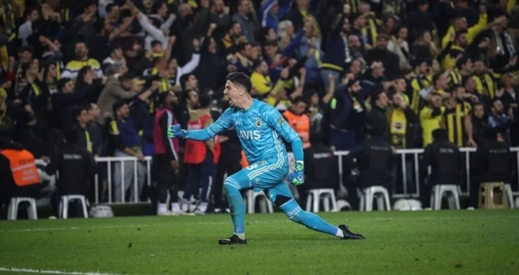 Fenerbahçe'nin vazgeçilmezi Altay Bayındır