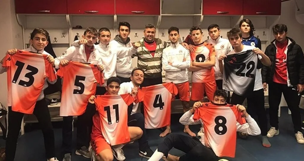 Gazi Anadolu Lisesi Hız Kesmiyor
