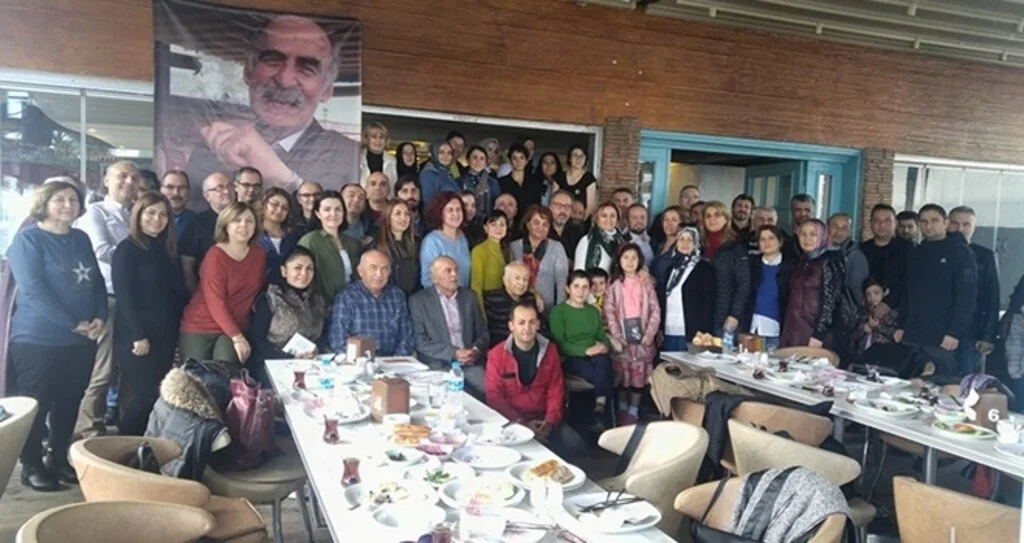 'Gelin üye olun öğrenci okutun'