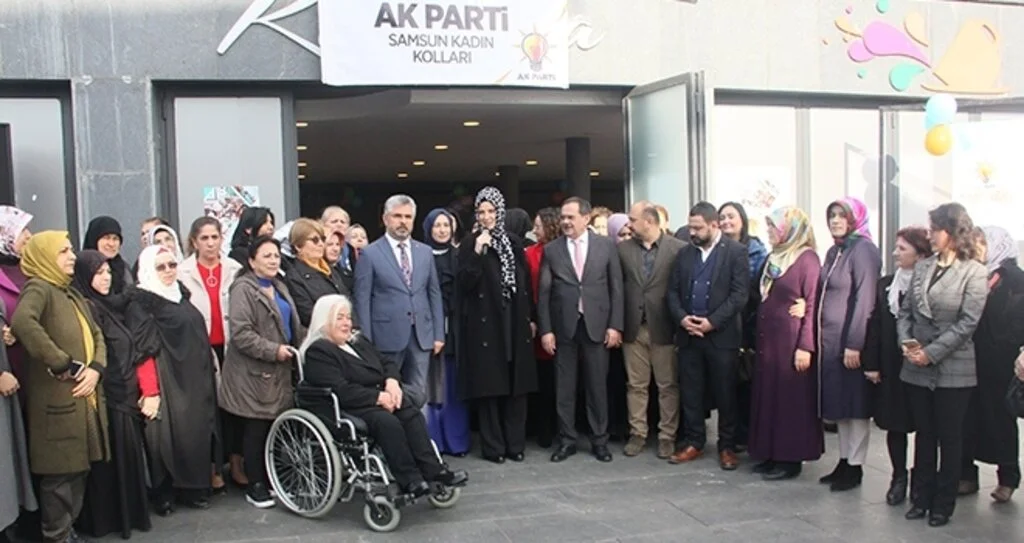 Kadınlar İsterse Herşeyi Başarır 