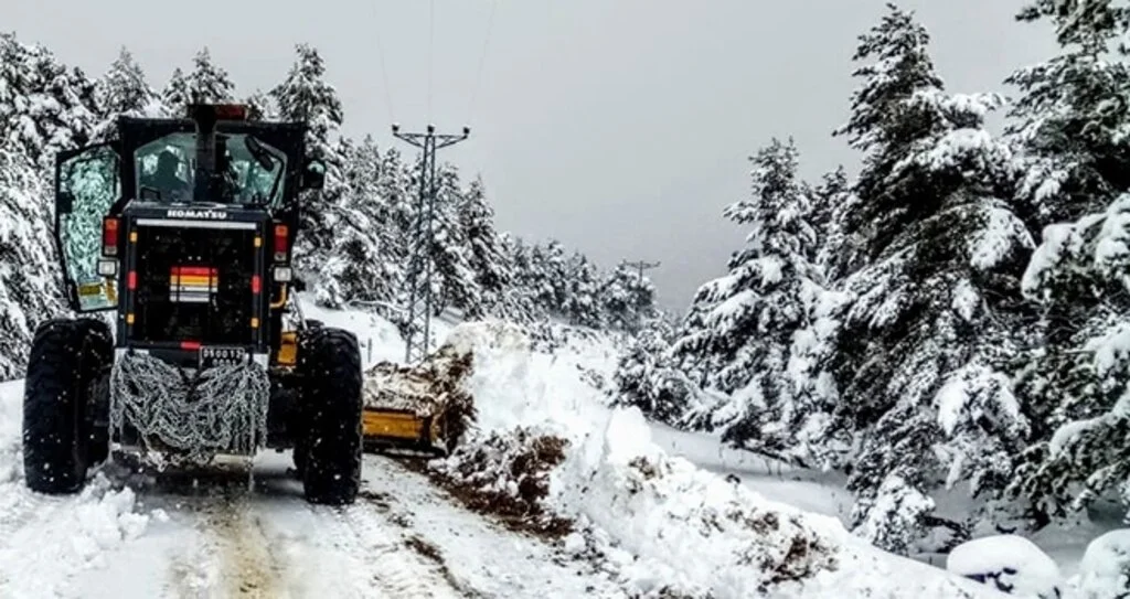 Kardan Kapanan Köy Yolları Ulaşıma Açıldı