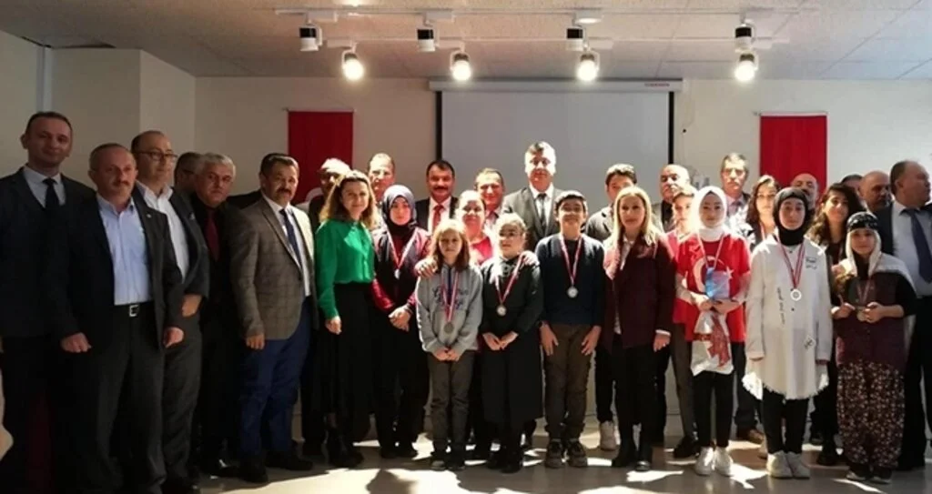 Mehmet Akif Ersoy’un şiirlerini güzel okuma yarışması