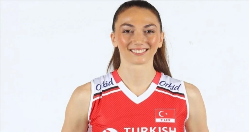 Milli voleybolcu Yıldırım: Olimpiyat elemelerinin favorilerindeniz