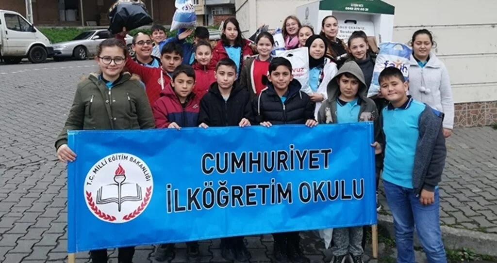 Minik öğrencilerden anlamlı davranış
