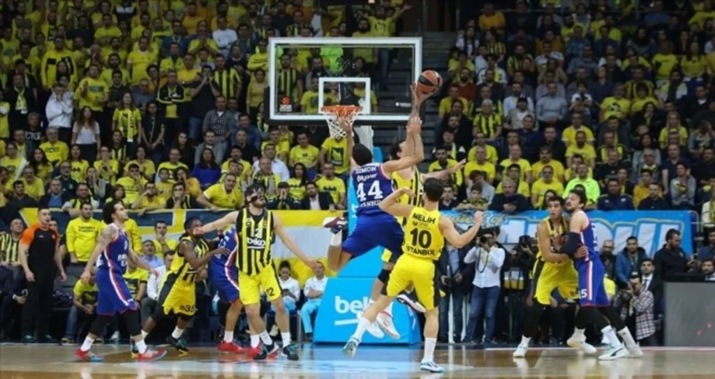 Nefes kesen Türk derbisinin kazananı Anadolu Efes