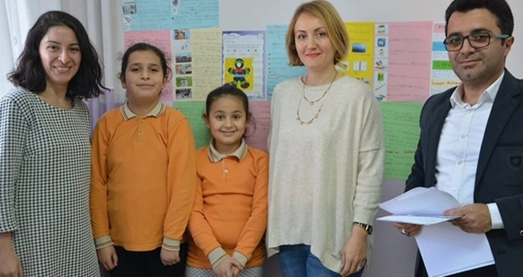 Özel öğrenciler için okuma-yazmayı kolaylaştıran proje: “Hecele, Grupla Yazmayı Bardakla Kolayla”