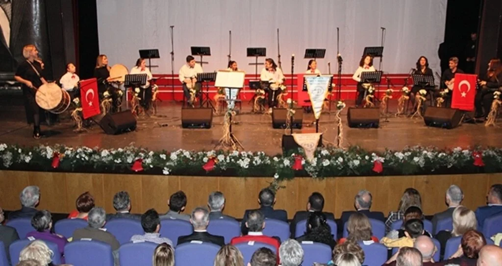 Özel öğrencilerden farkındalık oluşturan gösteri