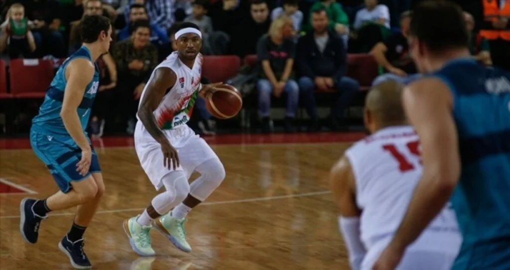 Pınar Karşıyaka FIBA Avrupa Kupası'nda finali istiyor