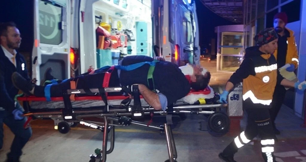 Polisin 'Dur' İhtarına Uymayan Otomobil Sürücüsü Kaza Yaptı